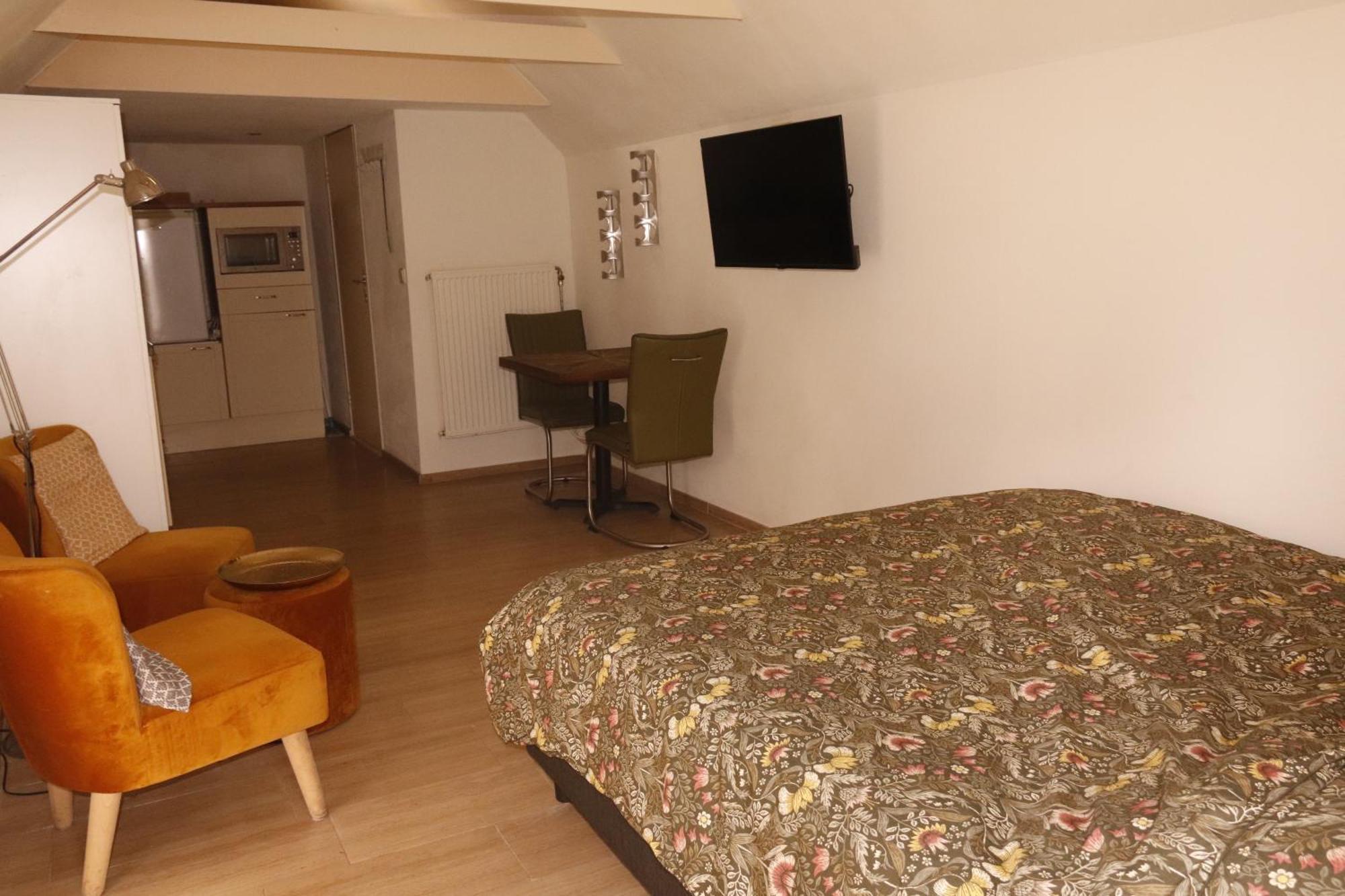 Studio Het Grenspaaltje Nijeveen Buitenkant foto